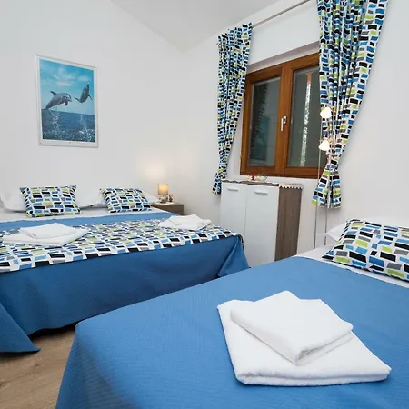 Vakantiehuis Frane, Karlo I Sestre Agnic *