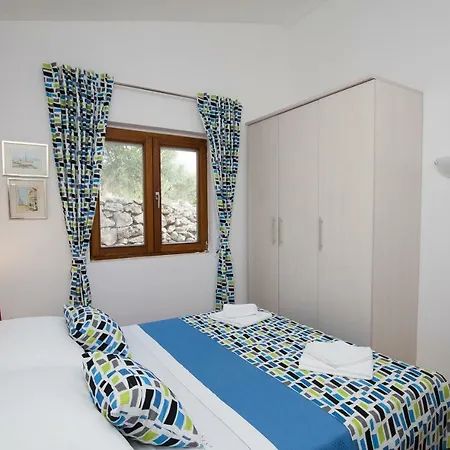 Vakantiehuis Frane, Karlo I Sestre Agnic