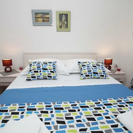 Frane, Karlo I Sestre Agnic Vakantiehuis *