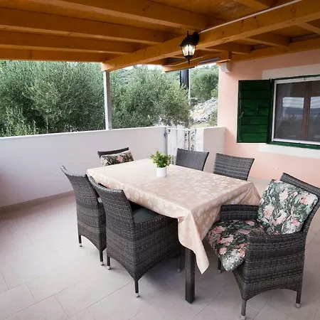 Vakantiehuis Frane, Karlo I Sestre Agnic Donji Okrug (Ciovo)