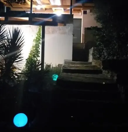 Vakantiehuis Frane, Karlo I Sestre Agnic *