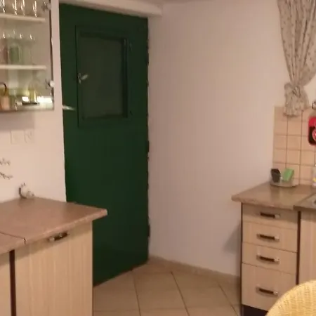 Vakantiehuis Frane, Karlo I Sestre Agnic