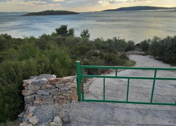 Prázdninový dům Frane, Karlo I Sestre Agnic